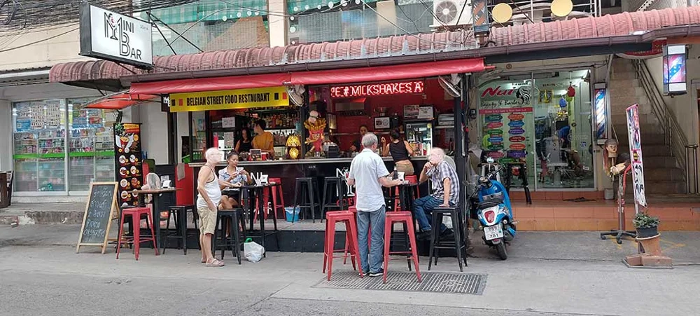 Mini Bar frontage on Soi Lengkee, Pattaya